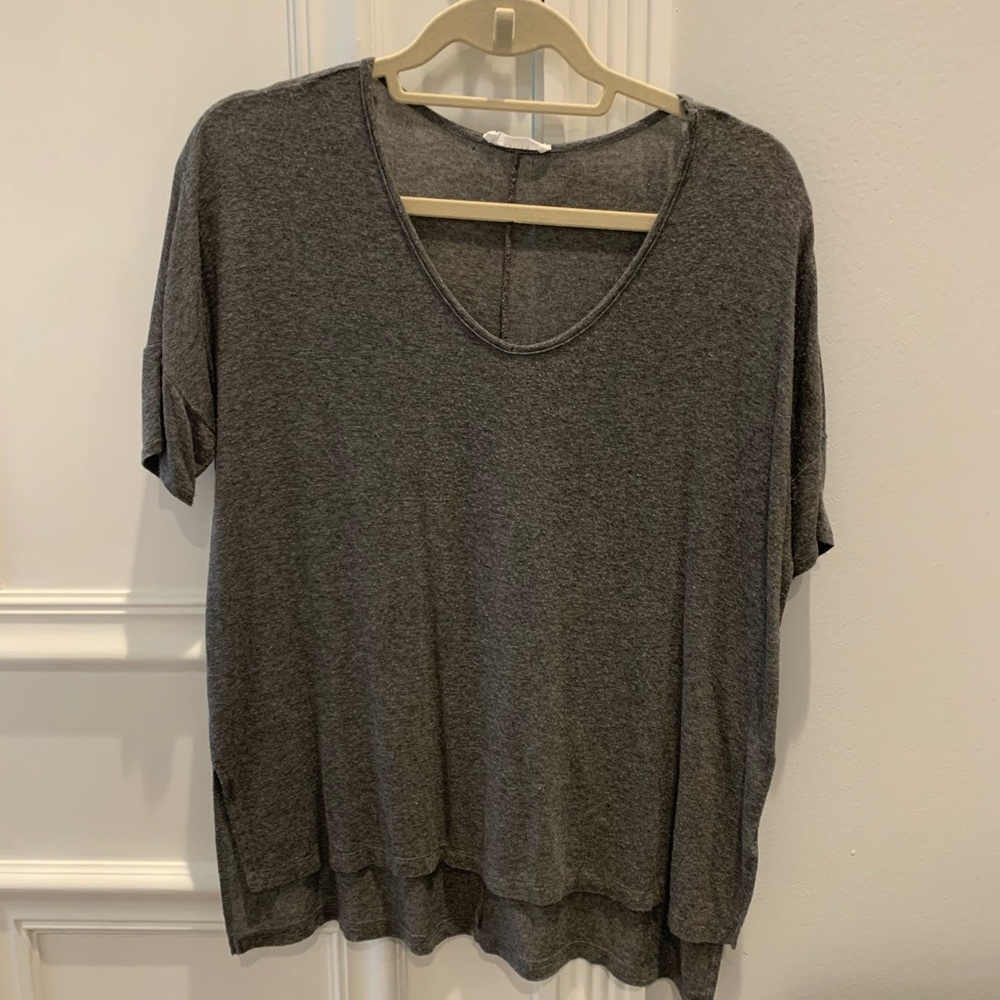 Gray tshirt